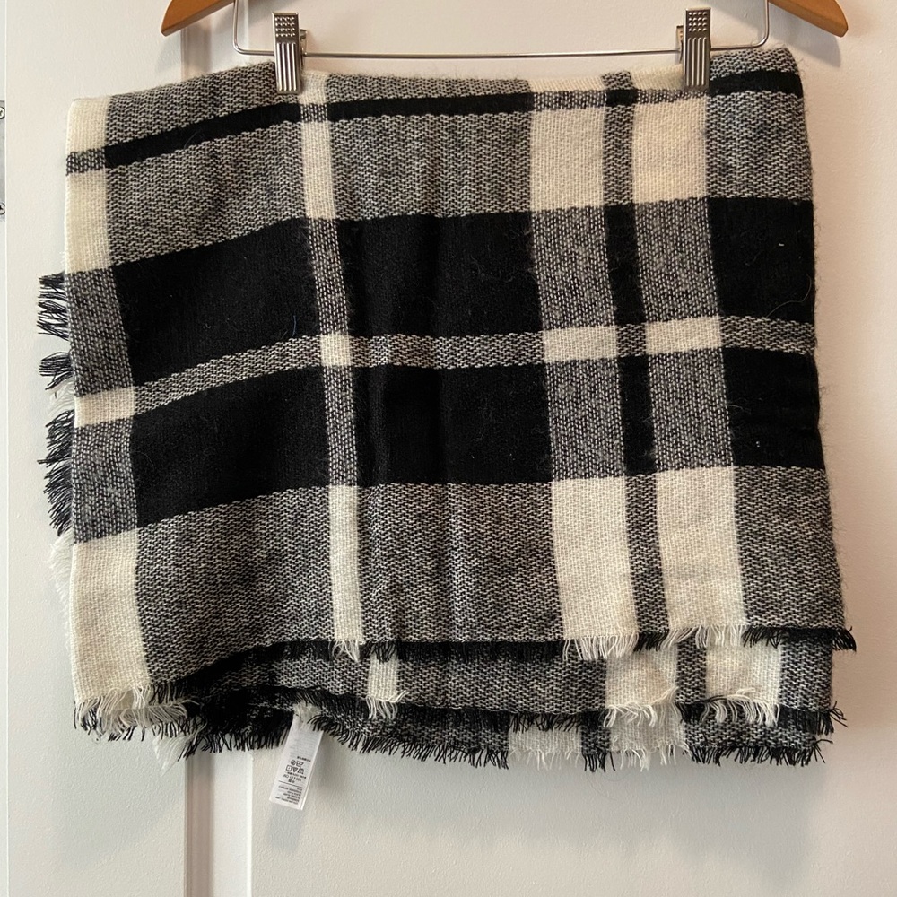 Old Navy Plaid Blanket Scarf